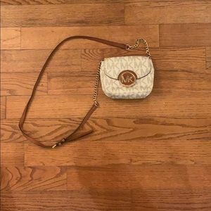 Micheal Kors Cross Body Purse